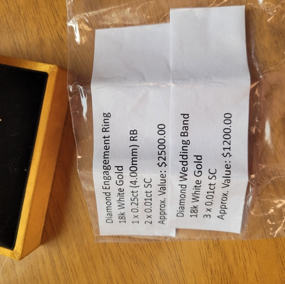 $2000 EMT 18K white gold wedding ring and wedding band. - Picture 12 of 12